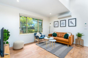 Peaceful 1BR Courtyard Unit in quiet Dickson